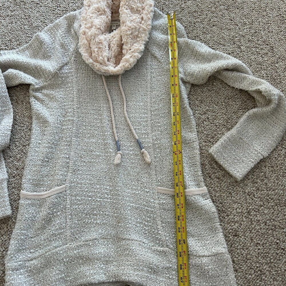 Maurices S Cream Boucle Sweater Fur Collar Cozy Winter - Picture 8 of 8